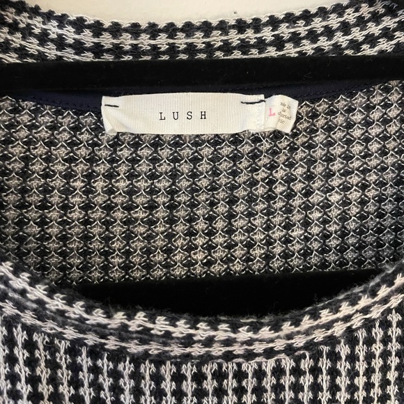 Lush Oversized Sleeve Top - Picture 3 of 4